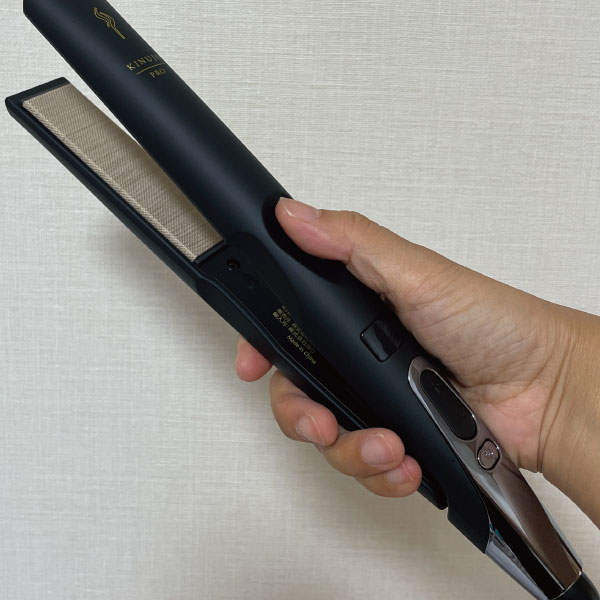 親指部分にくぼみが。細やかなところまで計算されている