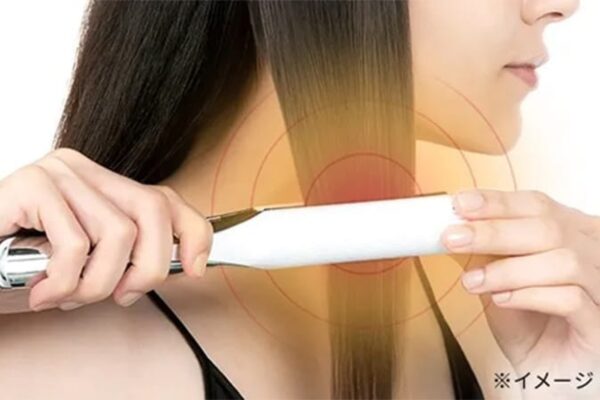 旧、プロモデル両方に採用されているのが、リファ独自のカーボンレイヤープレート